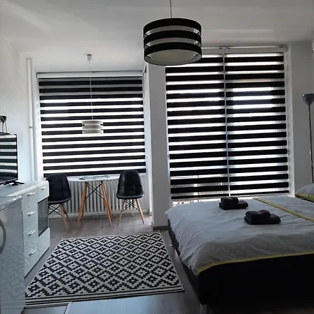 White 1 Apartment